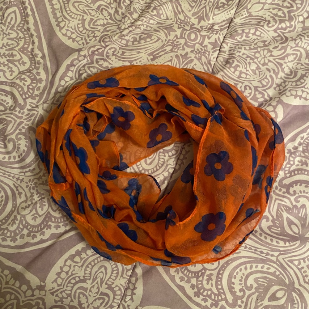 *Peach flowery infinity scarf